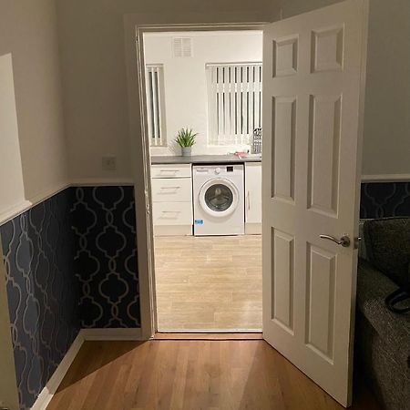 Cosy 3 Bedroom House, Free Parking & Wifi 诺丁汉 外观 照片