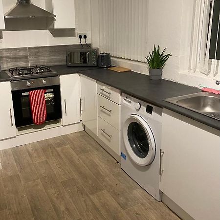 Cosy 3 Bedroom House, Free Parking & Wifi 诺丁汉 外观 照片