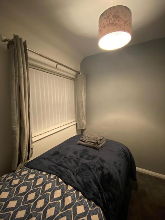 Cosy 3 Bedroom House, Free Parking & Wifi 诺丁汉 外观 照片