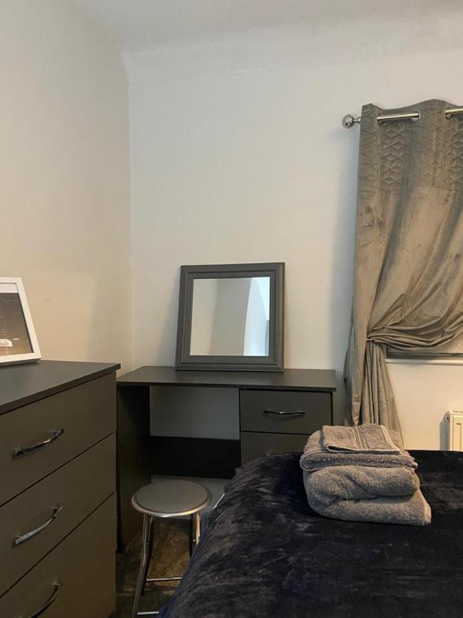 Cosy 3 Bedroom House, Free Parking & Wifi 诺丁汉 外观 照片