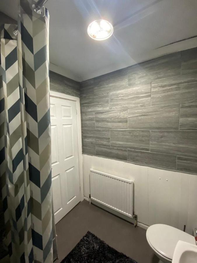 Cosy 3 Bedroom House, Free Parking & Wifi 诺丁汉 外观 照片