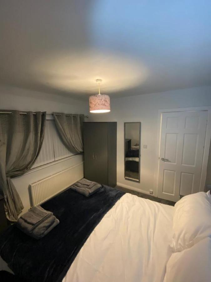Cosy 3 Bedroom House, Free Parking & Wifi 诺丁汉 外观 照片