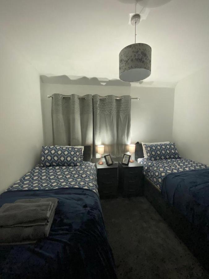 Cosy 3 Bedroom House, Free Parking & Wifi 诺丁汉 外观 照片