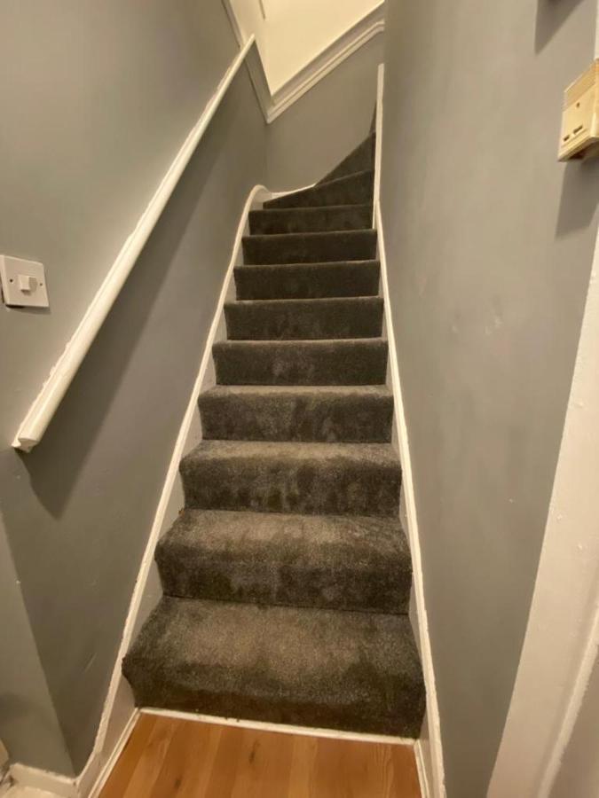 Cosy 3 Bedroom House, Free Parking & Wifi 诺丁汉 外观 照片