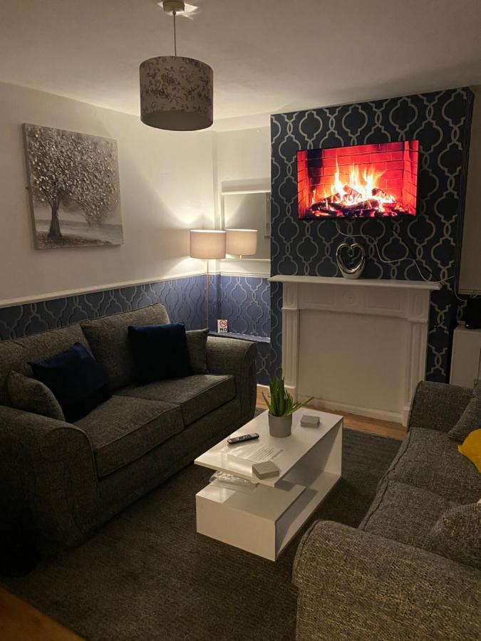 Cosy 3 Bedroom House, Free Parking & Wifi 诺丁汉 外观 照片
